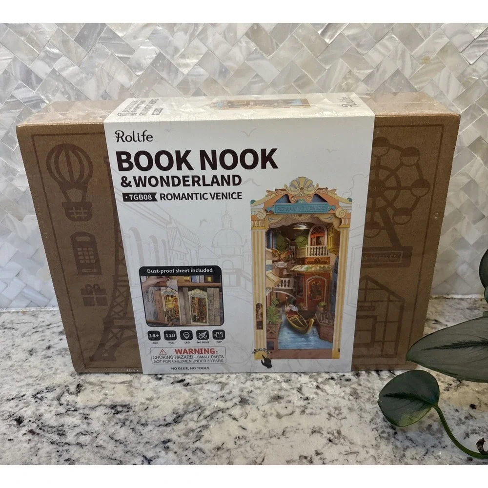 Rolife 3D Wooden Book Nook &‎ wonderland Kit DIY Miniature Venice LED Bookshelf